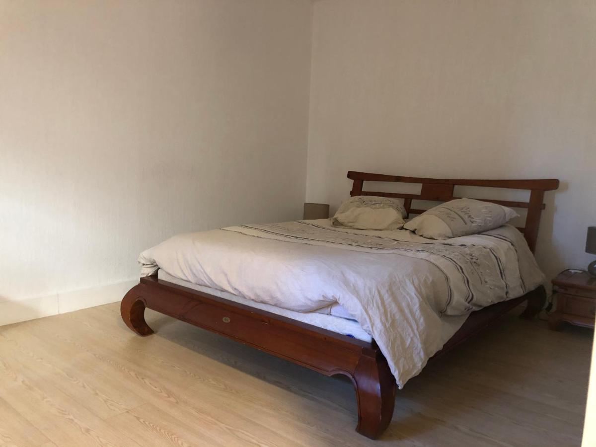 Appartement T2 Dans Le Centre Ville D'Ангулем Екстер'єр фото